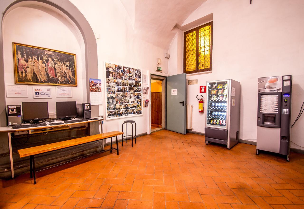 Santa Monaca Hostal *