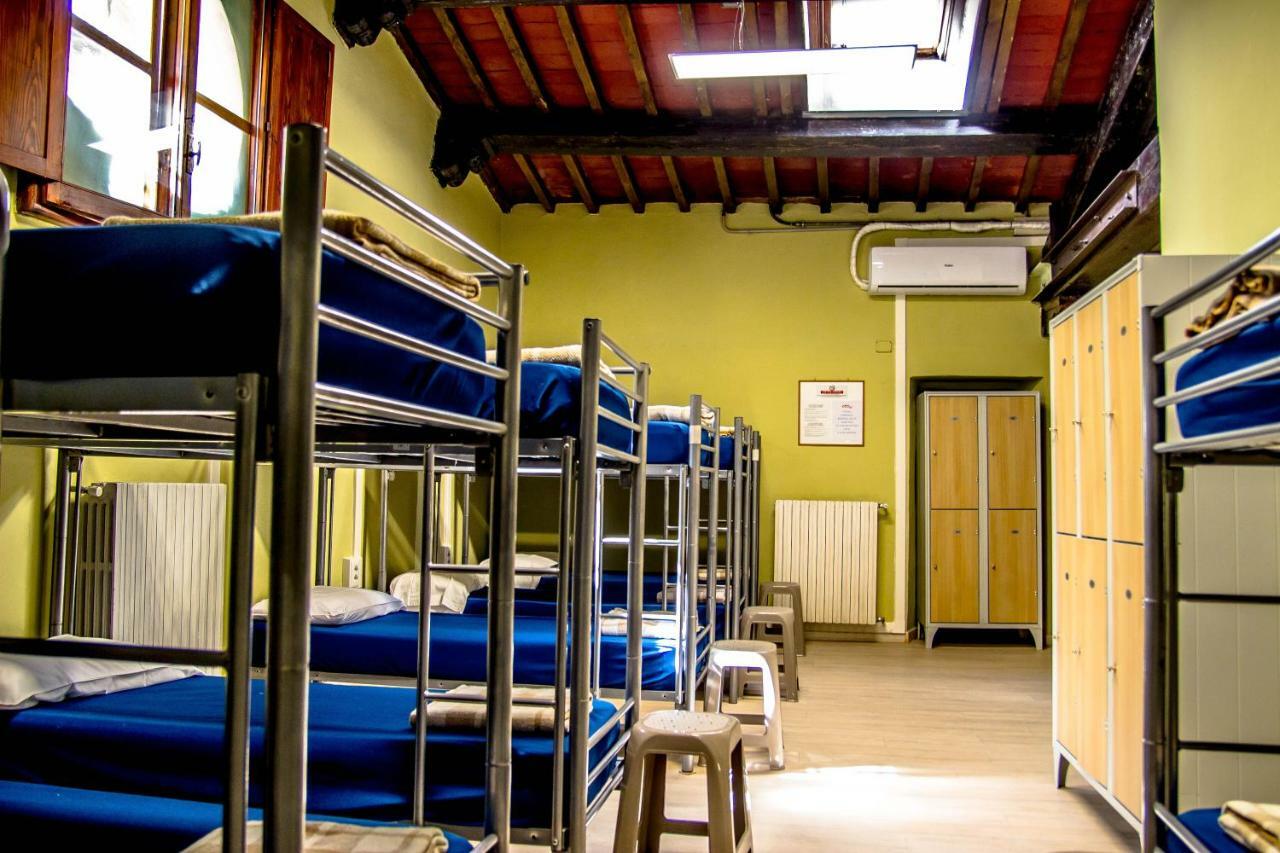Santa Monaca Hostal *