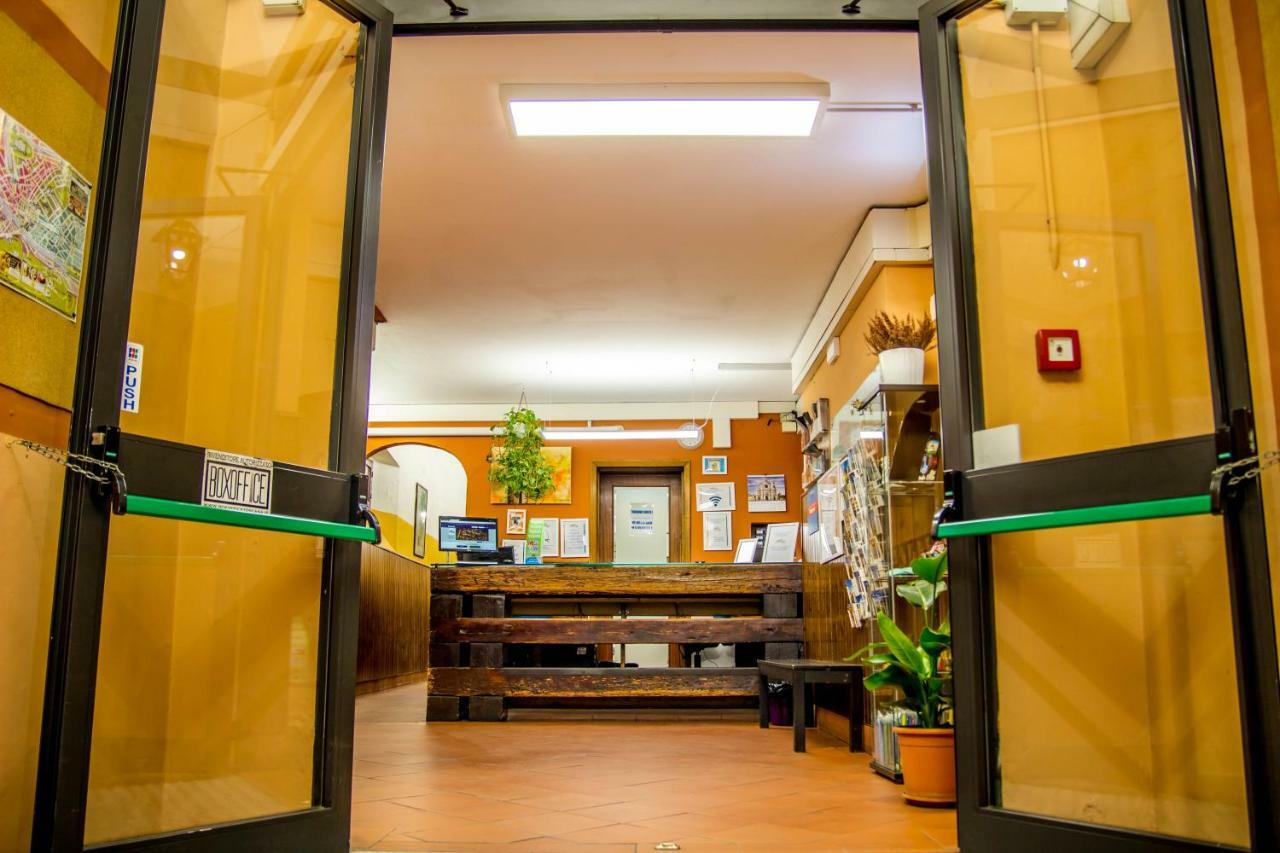 Santa Monaca Hostal