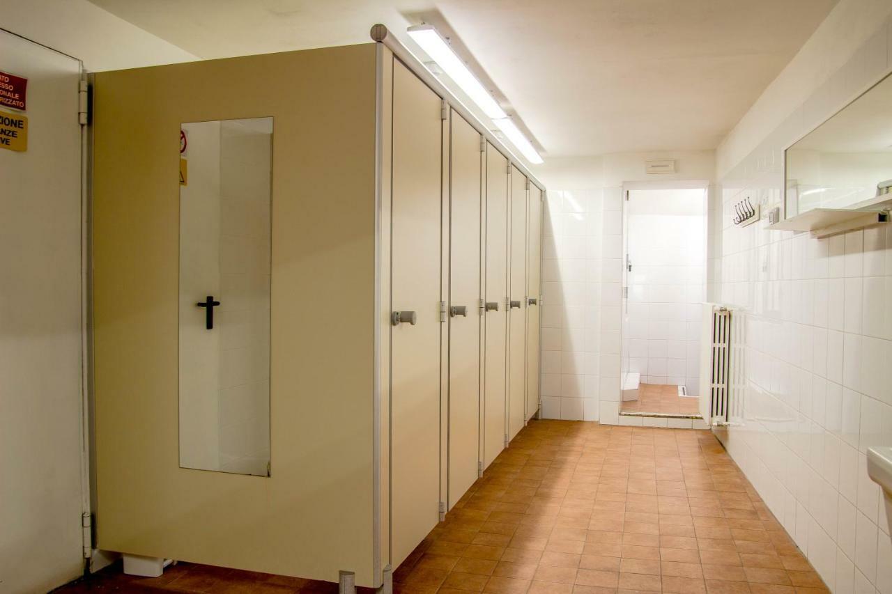 Santa Monaca Hostal *
